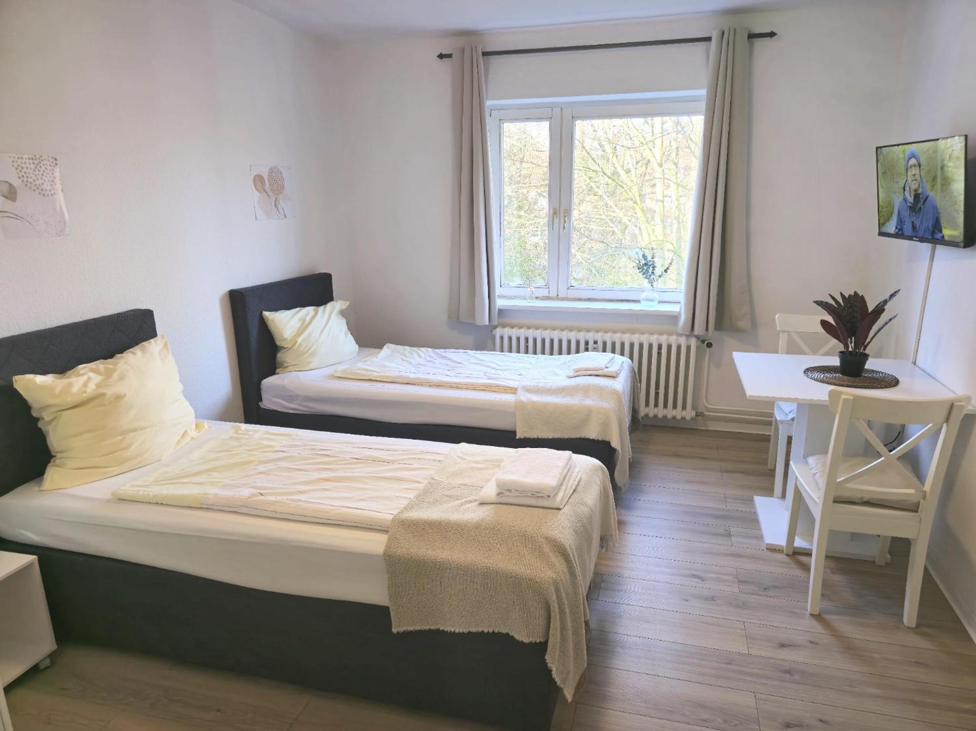 Zentrale 3-Zimmer Wohnung Mit Balkon - Perfekt Fuer Monteure Und Familien Neumuenster Exterior photo