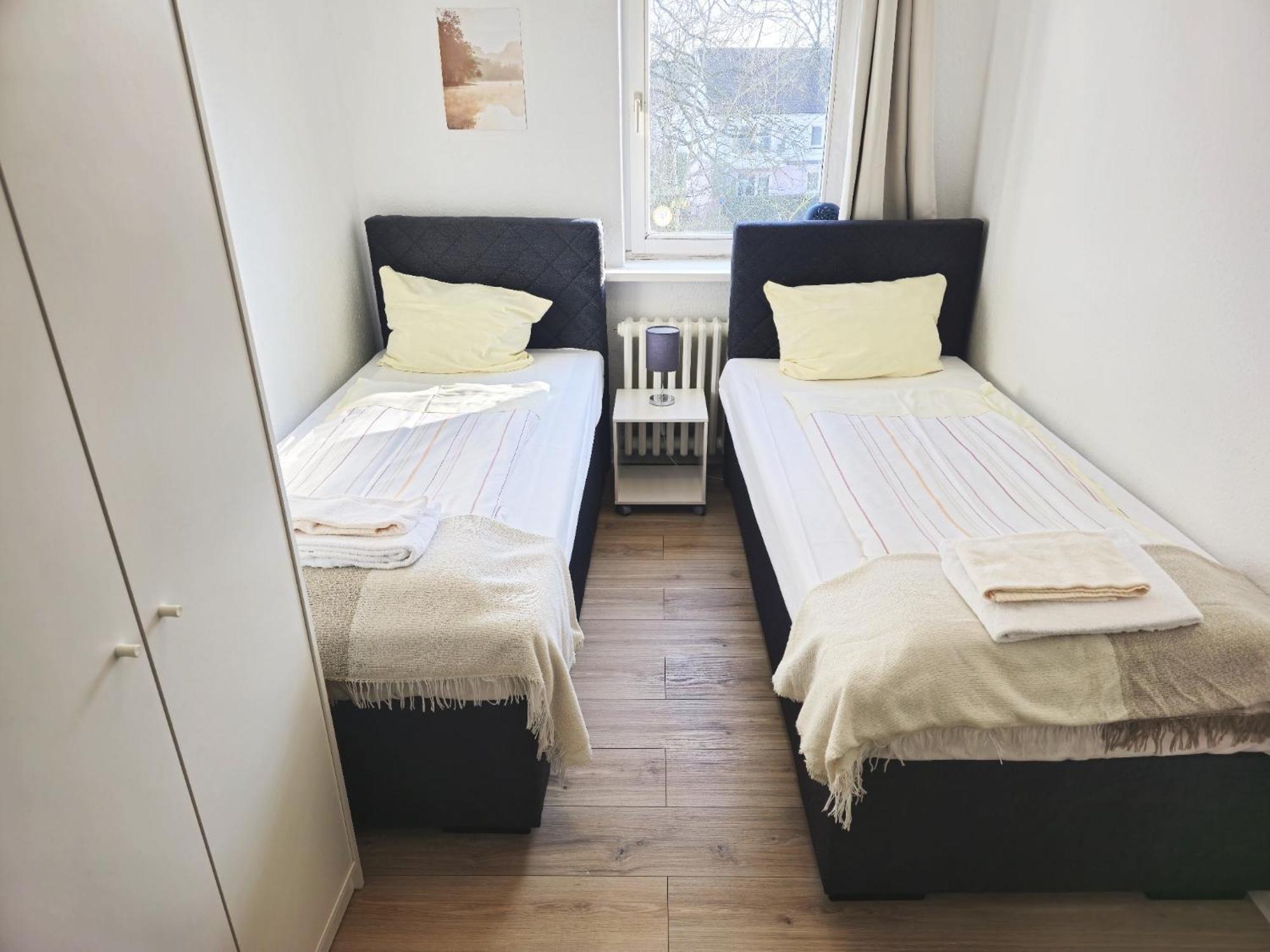 Zentrale 3-Zimmer Wohnung Mit Balkon - Perfekt Fuer Monteure Und Familien Neumuenster Exterior photo